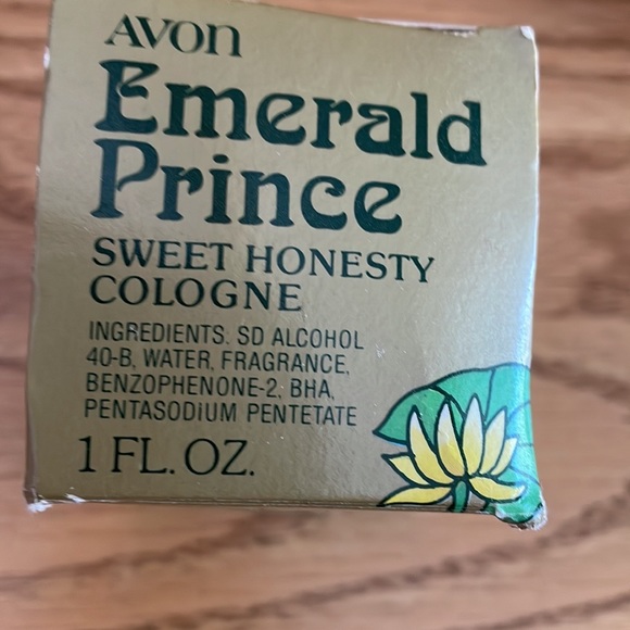 Vintage Avon Decanters - Picture 9 of 11